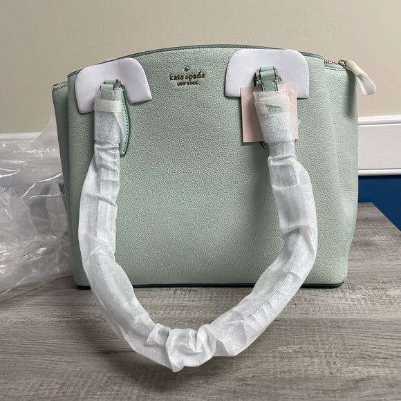 NWT mint green Kate Spade purse - Picture 1 of 4